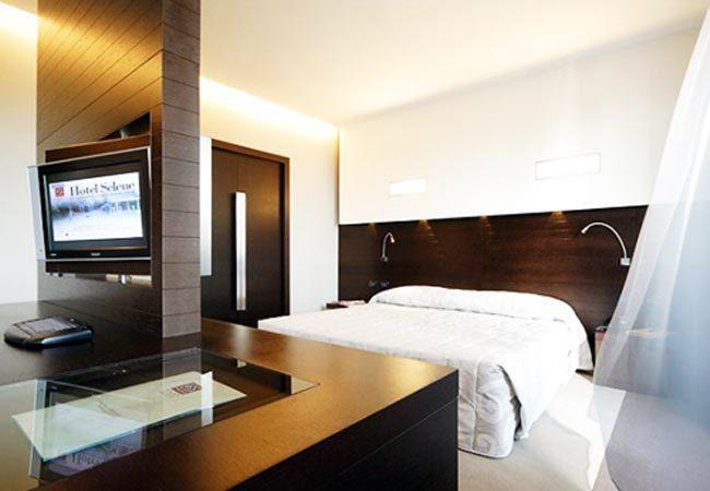 Hotel Sporting Pomezia Bagian luar foto
