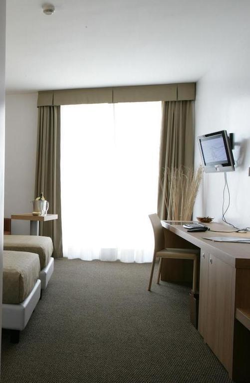Hotel Sporting Pomezia Bagian luar foto